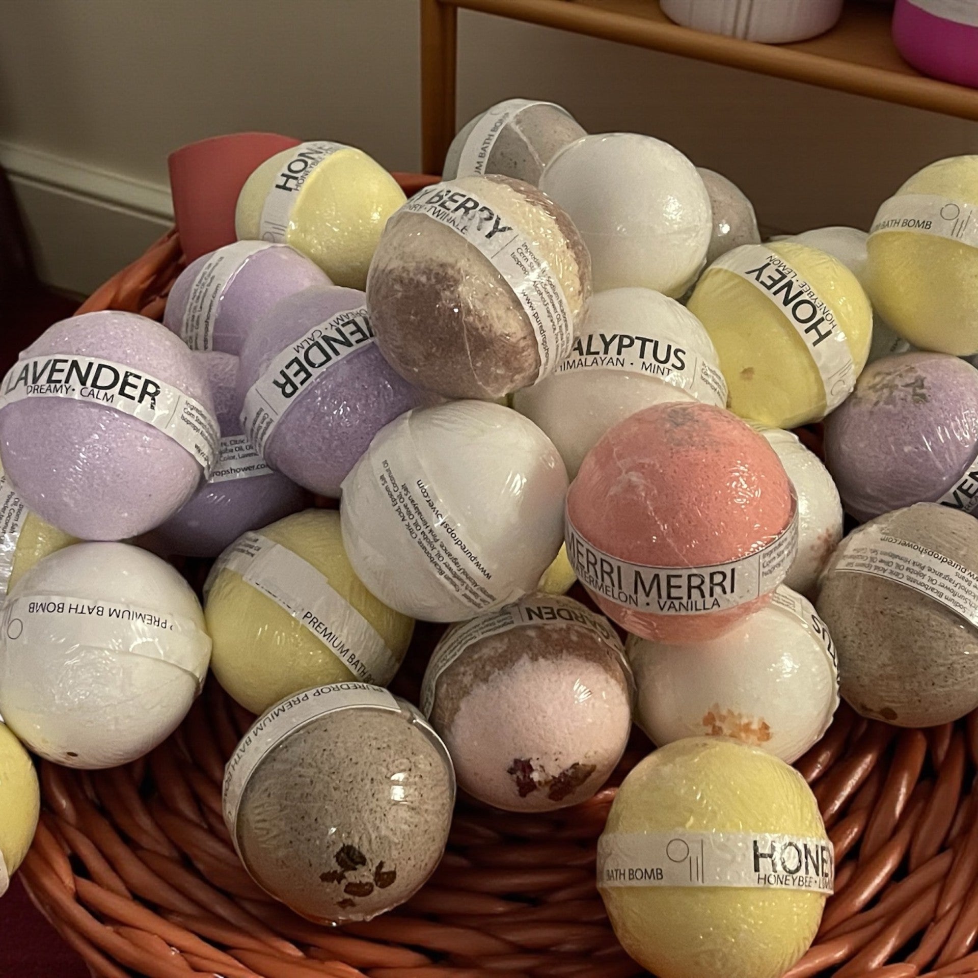 Dreamy and Calm Lavender Large Bath Bomb - 8oz - Shemen Beauty